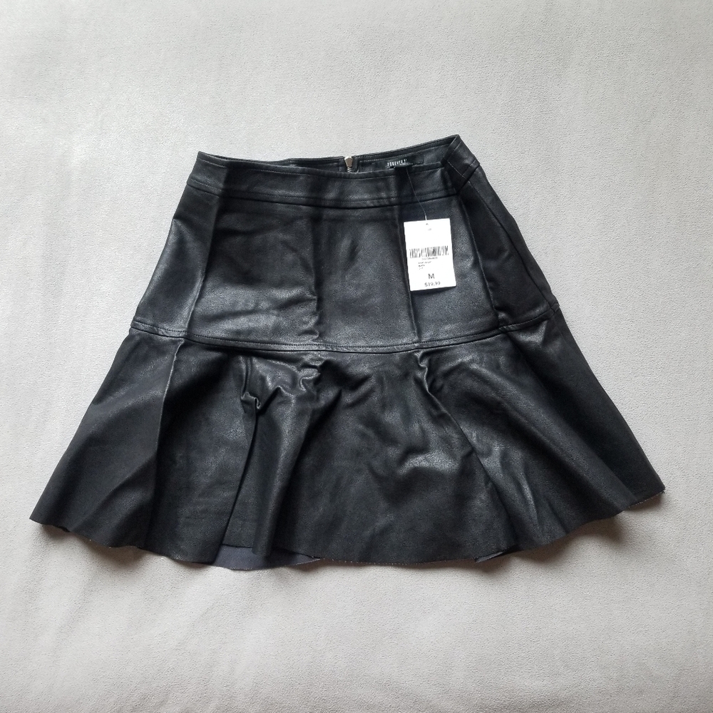 Sexy vegan leather mini skirt M